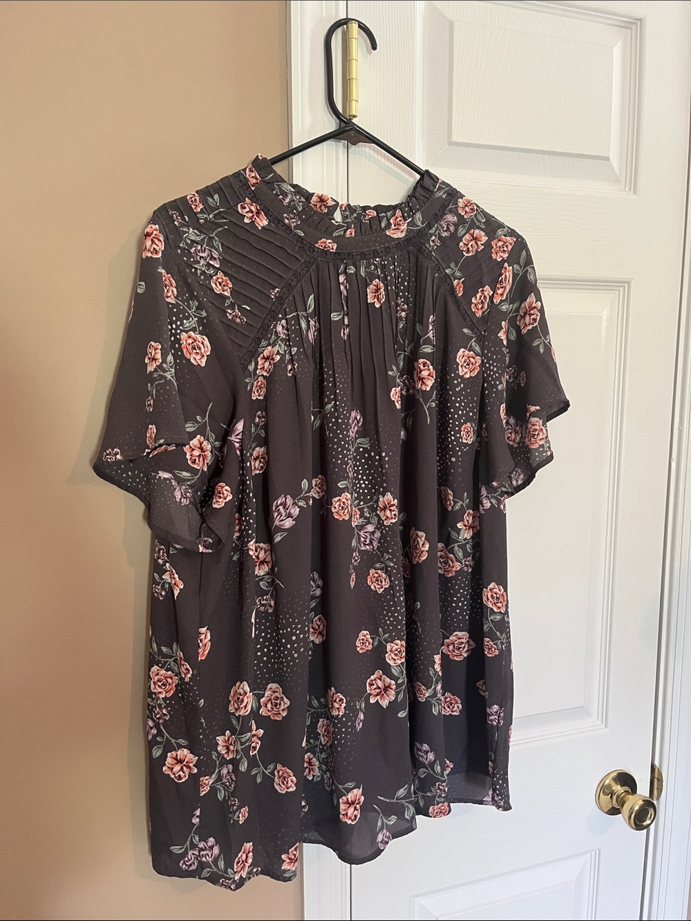torrid Black Floral Pintuck Short Sleeve Blouse